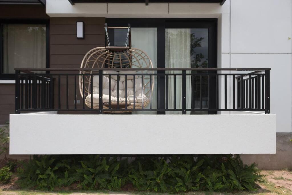 Royalty Suites キングストン エクステリア 写真